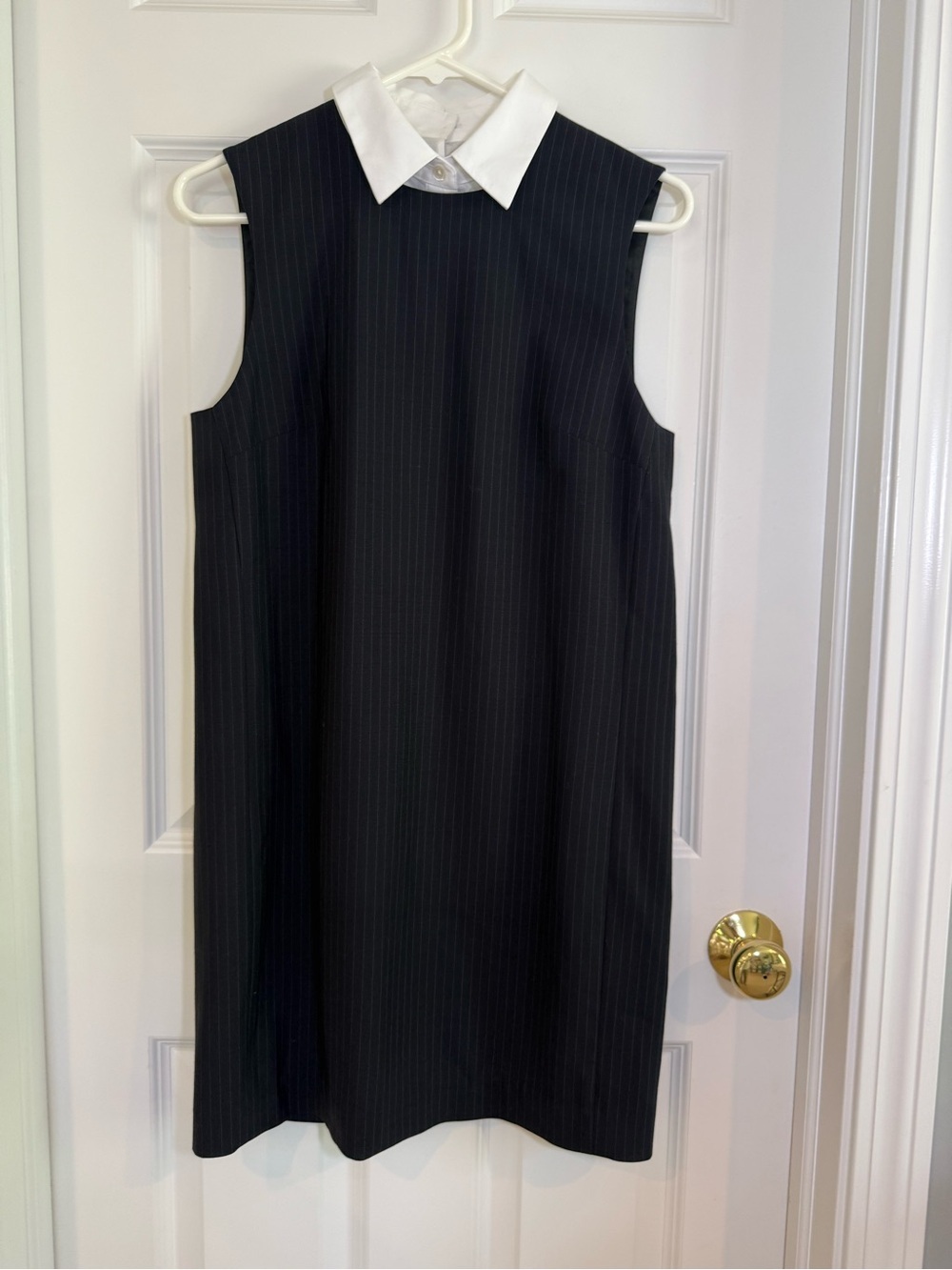 Theory Sleeveless Black Pinstripe Wool Blend Shift Dress with White Collar Sz 4